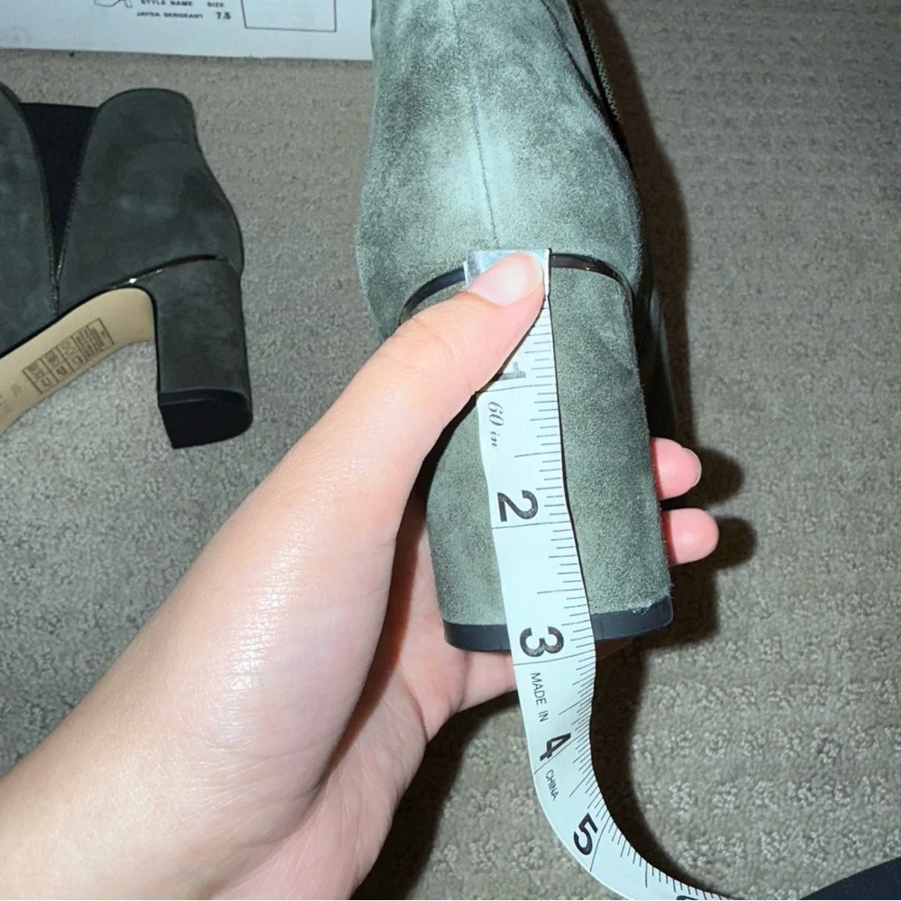 NWT White House Black Market WHBM Green Suede Booties Size 7.5